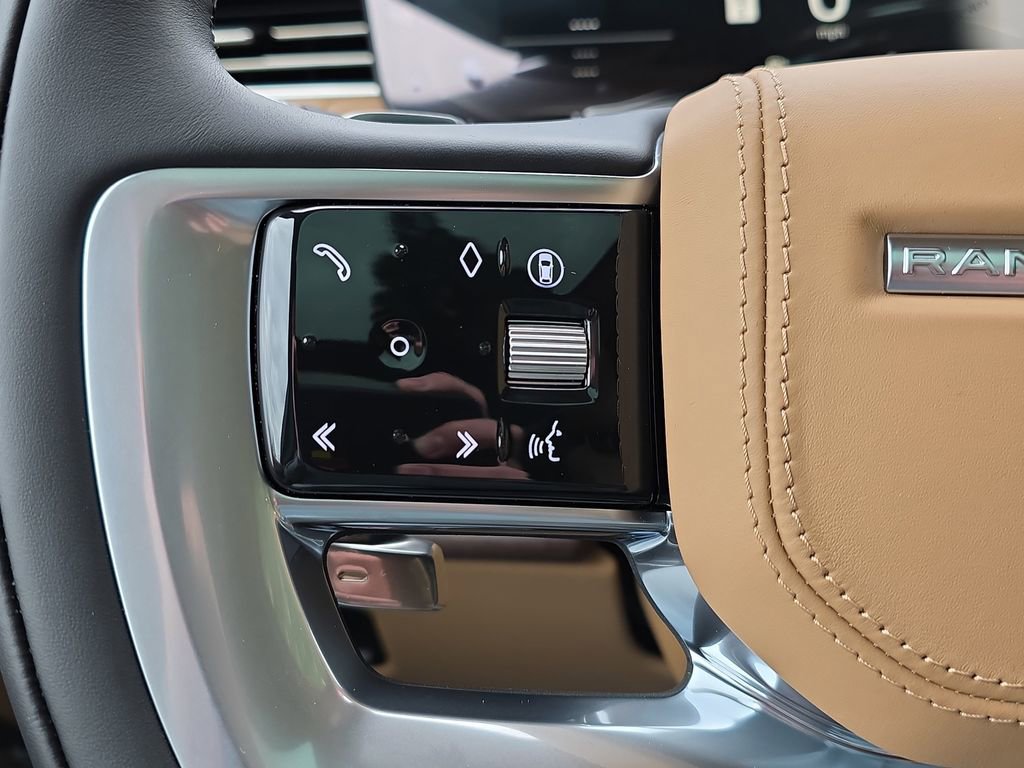 New 2026 Land Rover Range Rover Long Wheelbase SE AWD/4WD image 17