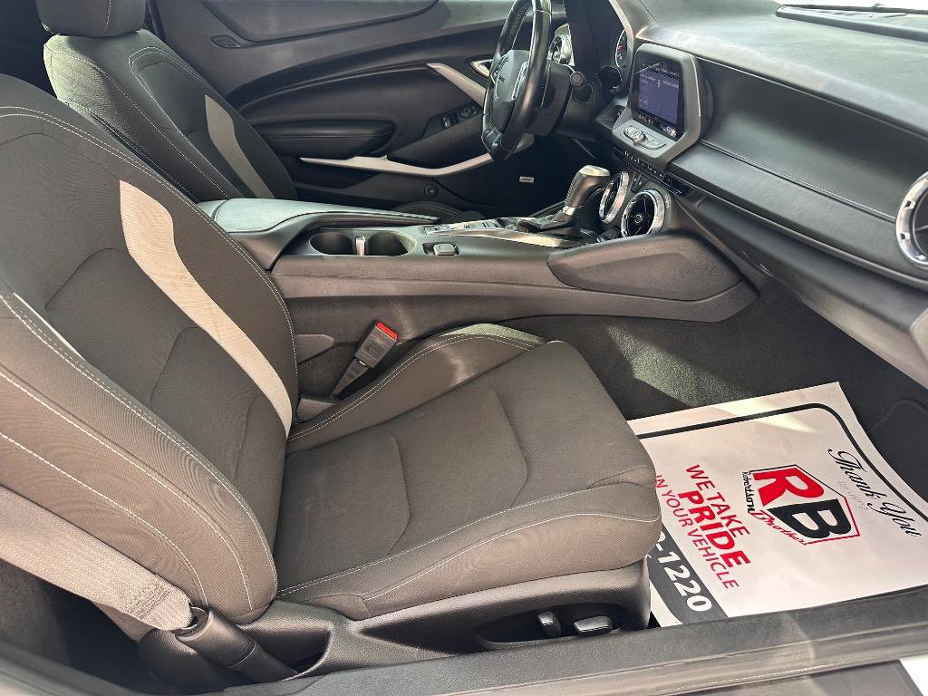Used 2020 Chevrolet Camaro LT w/ Technology Package RWD image 43