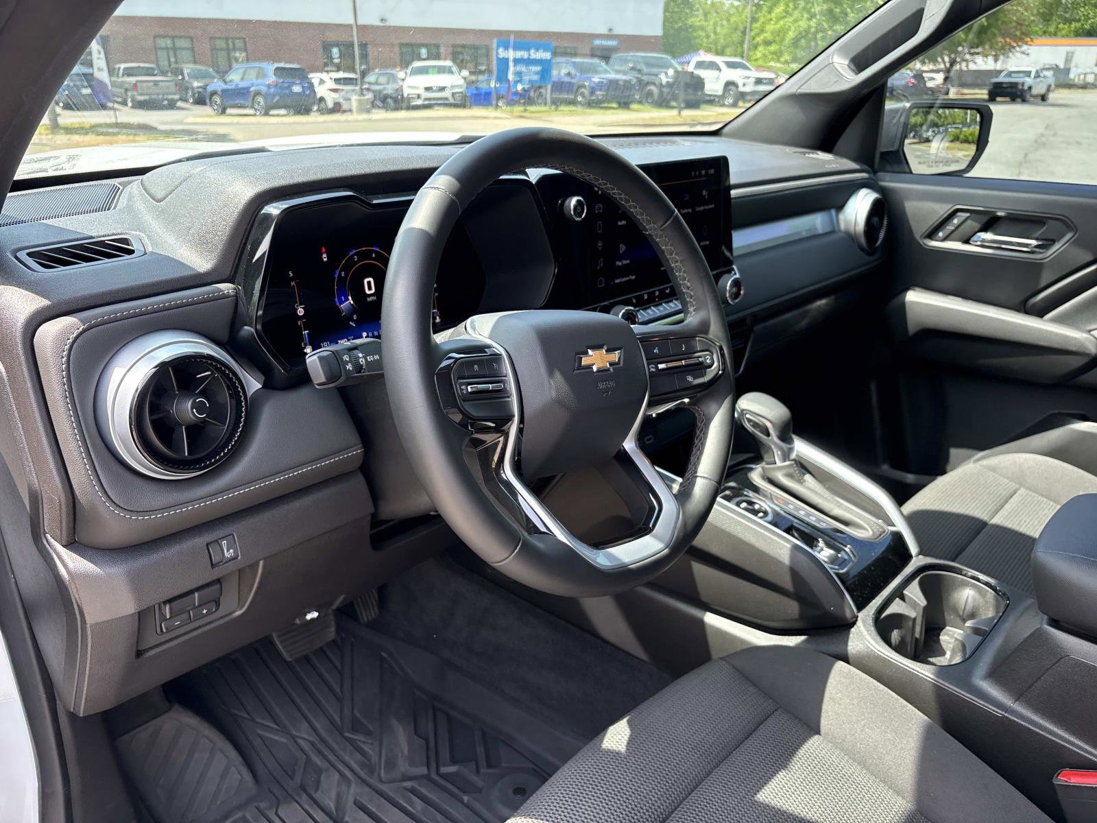 Used 2023 Chevrolet Colorado LT w/ LT Convenience Package II AWD/4WD image 16