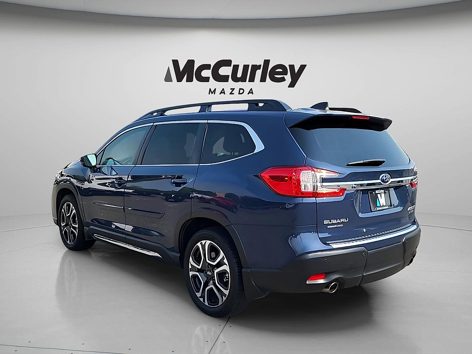 Used 2024 Subaru Ascent Limited w/ Technology Package AWD/4WD image 5