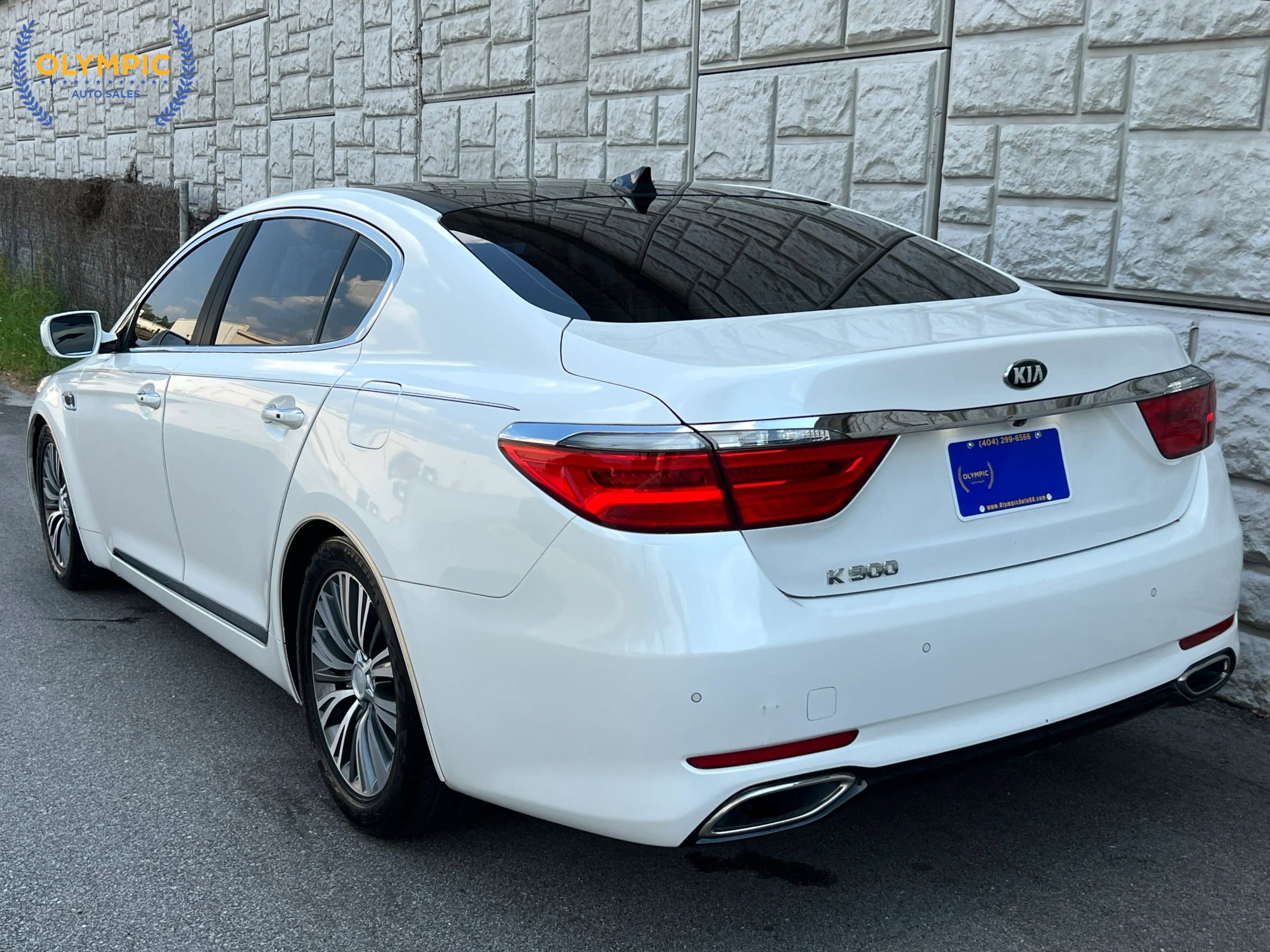 Used 2016 Kia K900 Premium RWD image 4