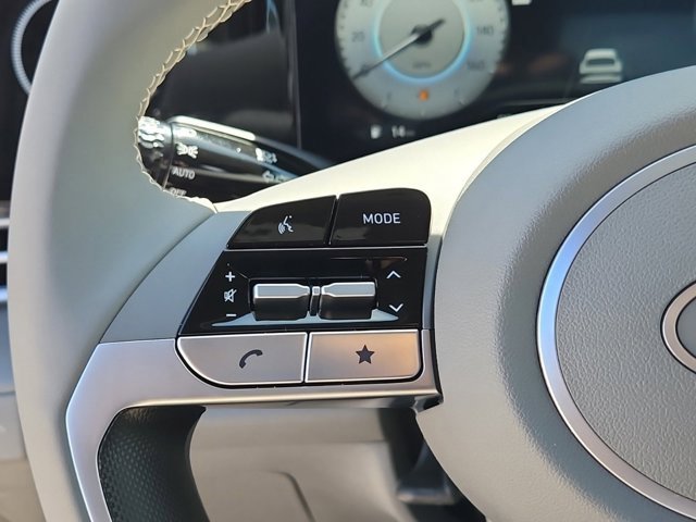 Certified 2025 Hyundai Elantra SEL image 19