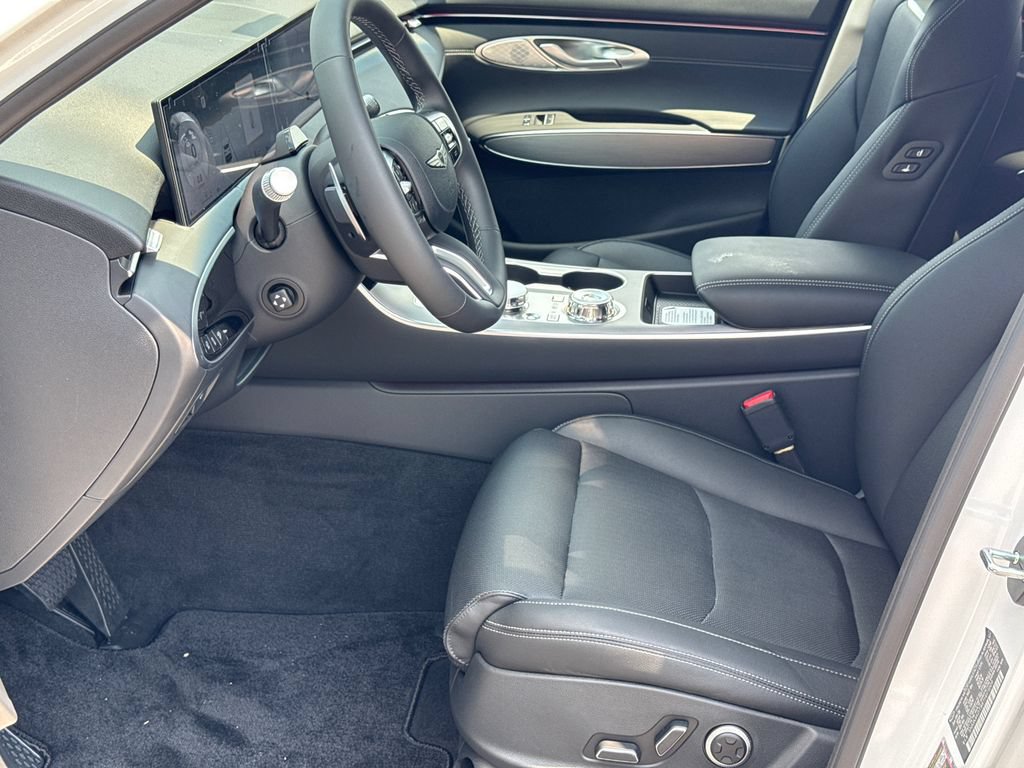 New 2026 Genesis GV70 2.5T Select AWD/4WD image 11