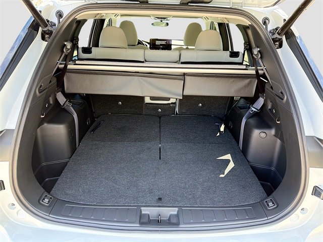 Used 2025 Mitsubishi Outlander SEL image 12