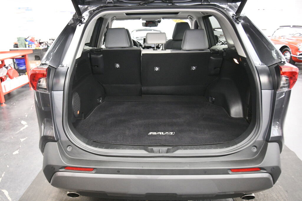 Used 2021 Toyota RAV4 Limited AWD/4WD image 25