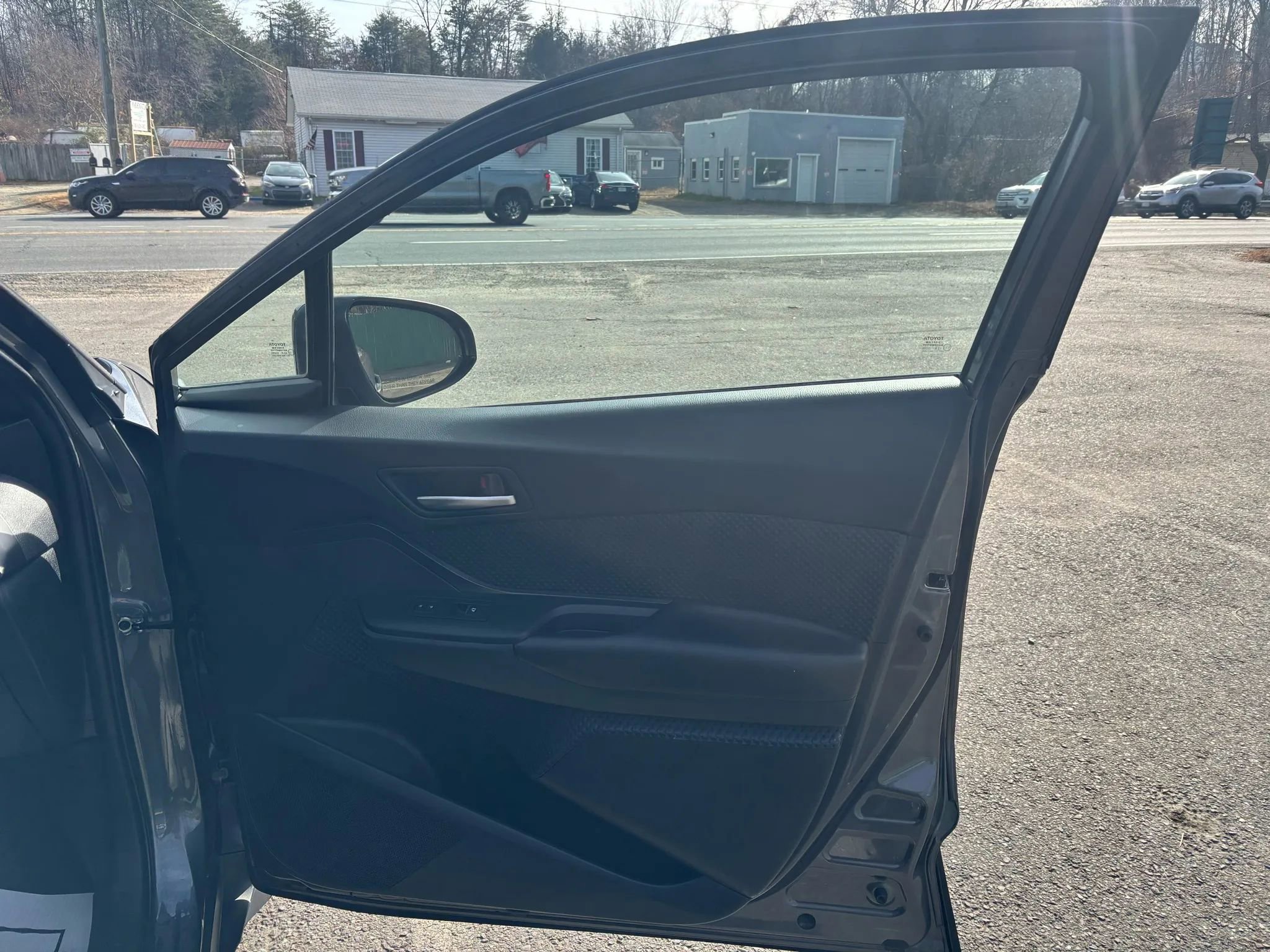 Used 2018 Toyota C-HR XLE image 14