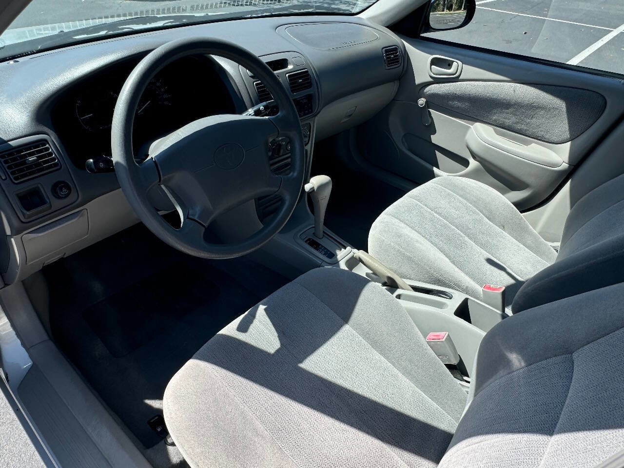 Used 2002 Toyota Corolla CE image 15