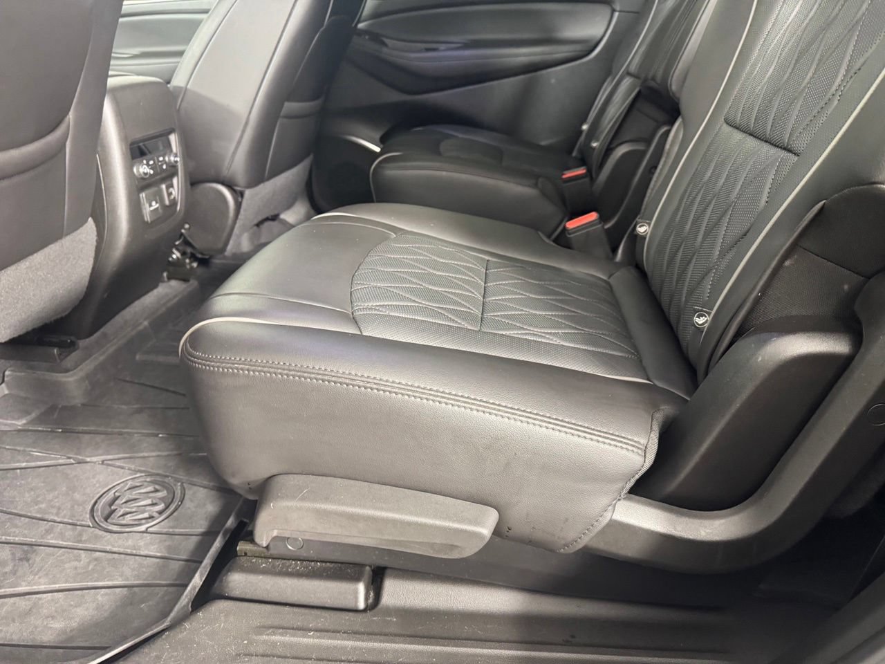 Used 2023 Buick Enclave Avenir w/ Avenir Technology Package AWD/4WD image 42