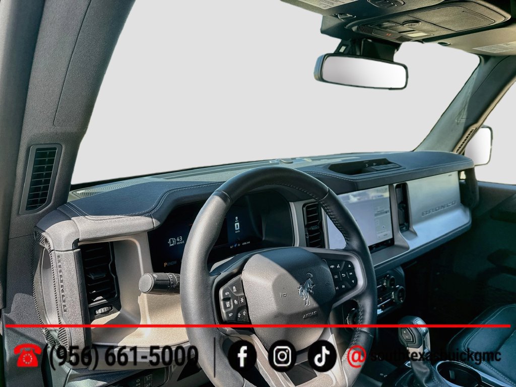 Used 2025 Ford Bronco Outer Banks AWD/4WD image 12