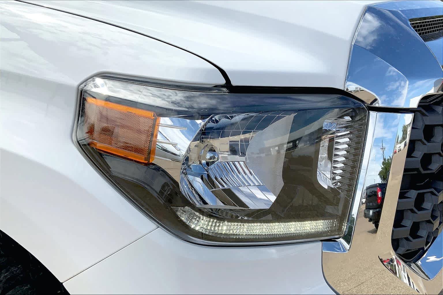 Used 2020 Toyota Tundra SR5 w/ SR5 Upgrade Package AWD/4WD image 27
