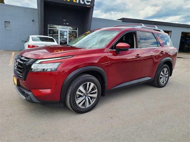 Used 2022 Nissan Pathfinder SL w/ SL Black Package image 2