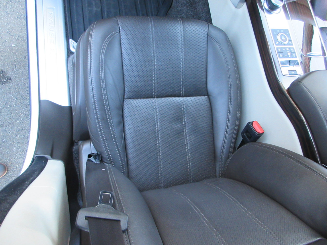 Used 2017 Land Rover Range Rover Supercharged image 13