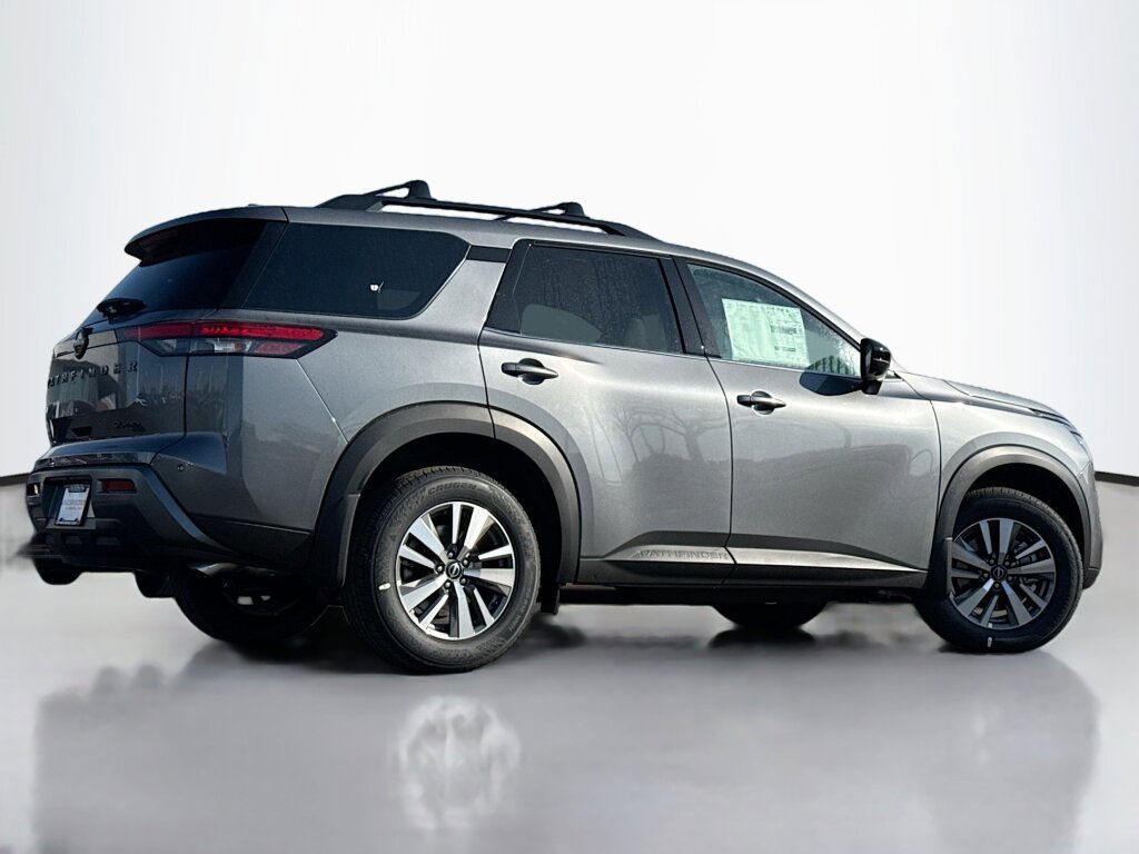 New 2026 Nissan Pathfinder SL AWD/4WD image 2