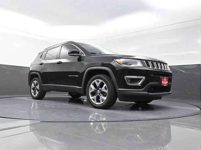 Used 2018 Jeep Compass Limited w/ Navigation Group AWD/4WD image 30