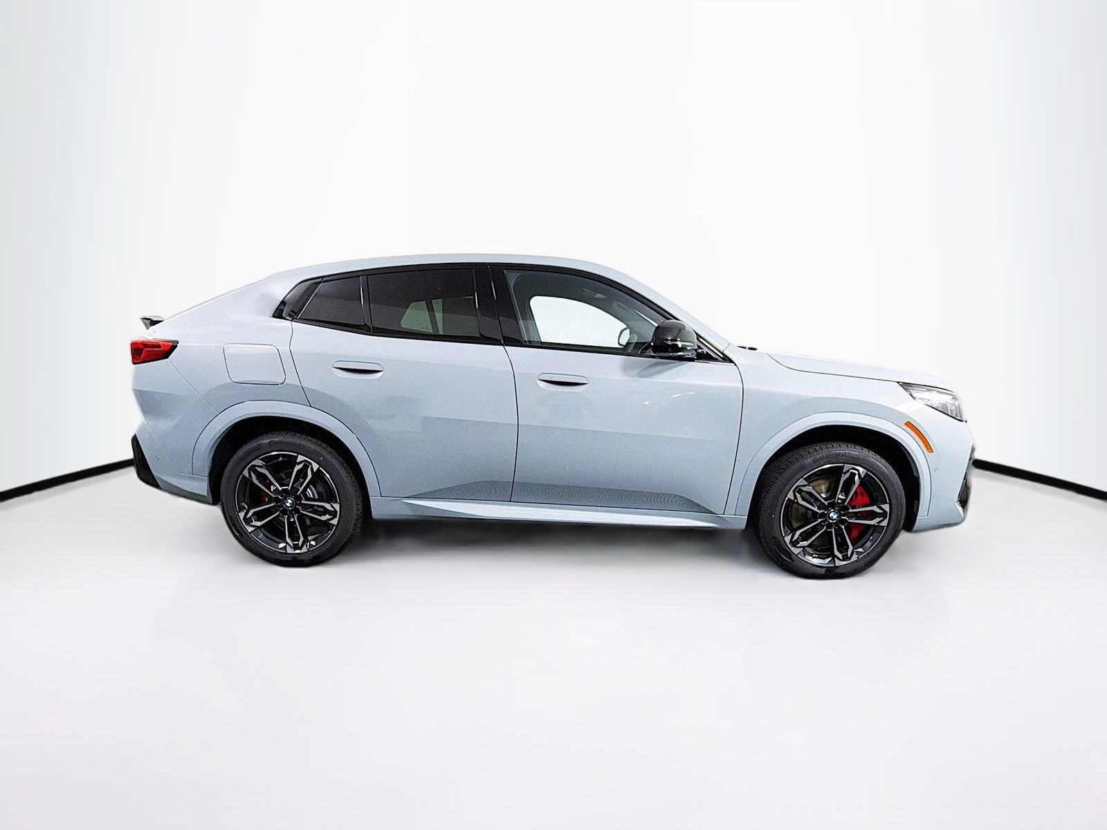 New 2026 BMW X2 xDrive28i w/ Technology Package AWD/4WD image 8