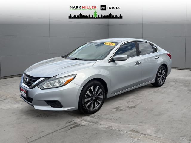 Used 2016 Nissan Altima 2.5 SV image 1