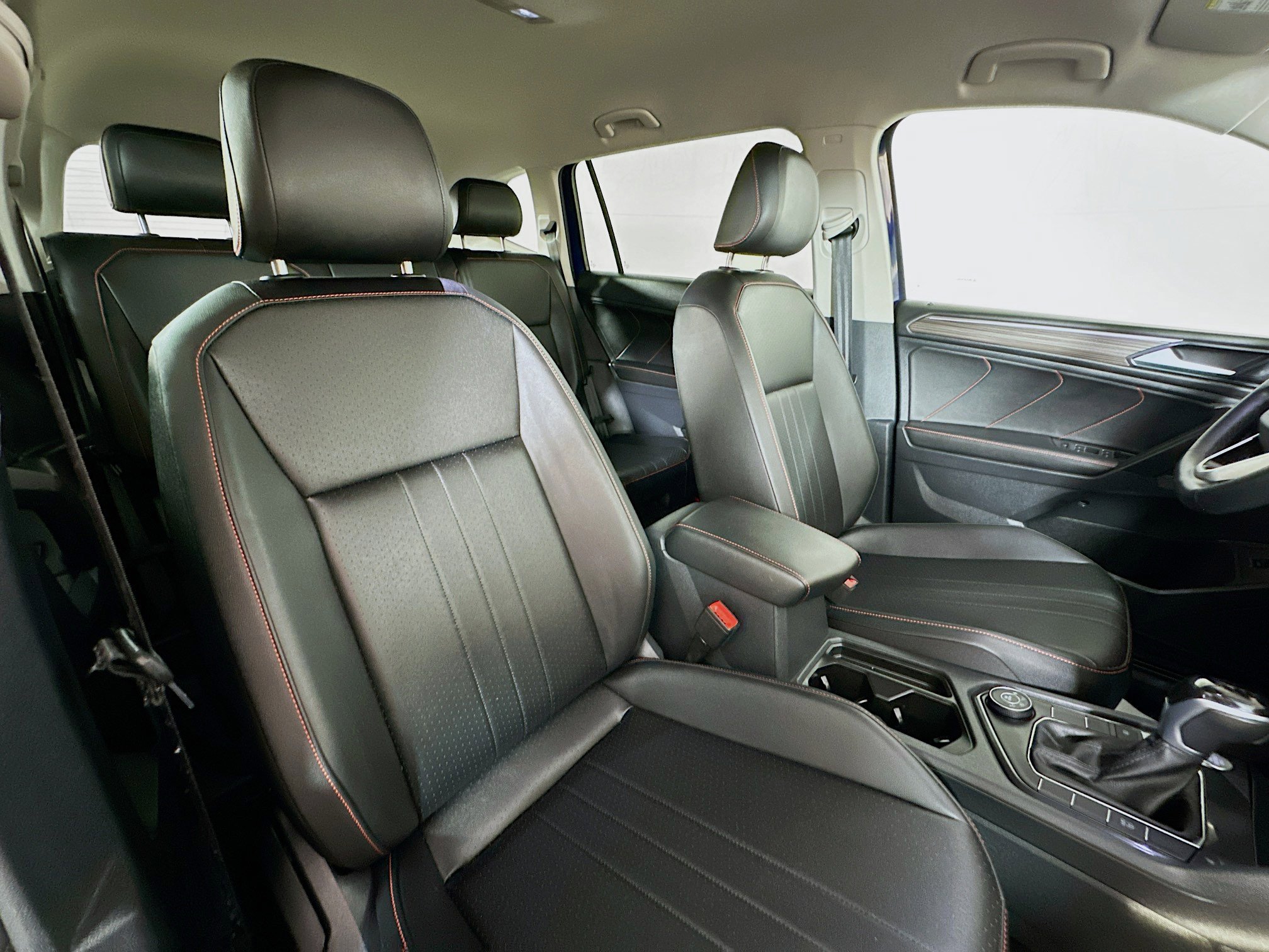 Used 2024 Volkswagen Tiguan Wolfsburg Edition image 25