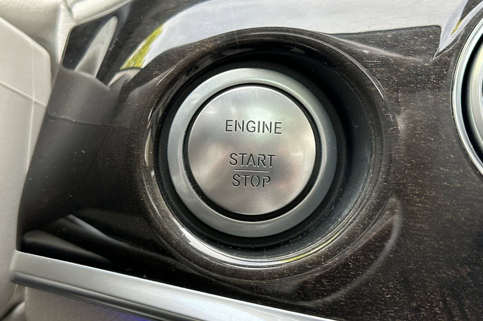 Used 2015 Mercedes-Benz S 550 Sedan image 24