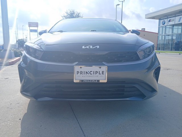 Used 2024 Kia Forte LXS w/ LXS Technology Package FWD image 2