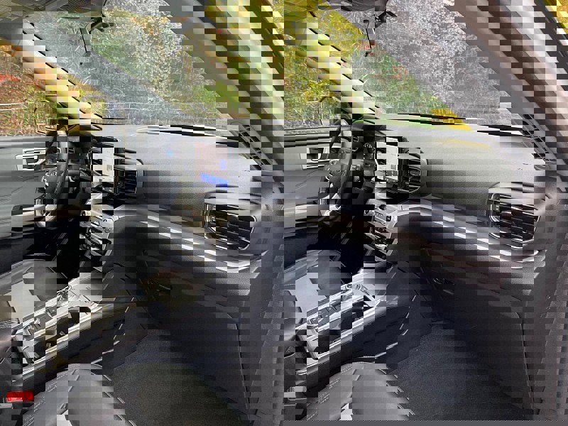 Certified 2022 Ford Explorer XLT w/ Equipment Group 202A image 32