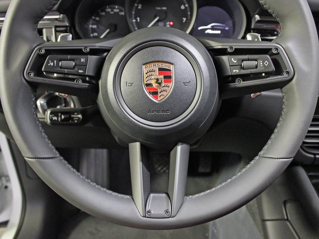 Certified 2026 Porsche Macan AWD/4WD image 22