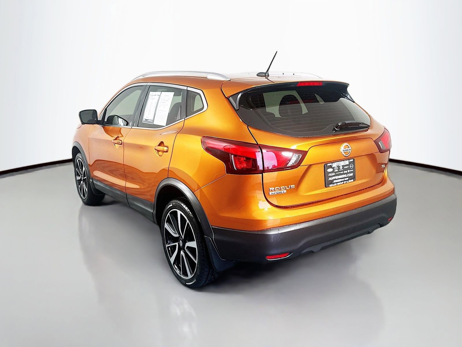 Used 2017 Nissan Rogue Sport SL w/ SL Premium Package FWD image 5