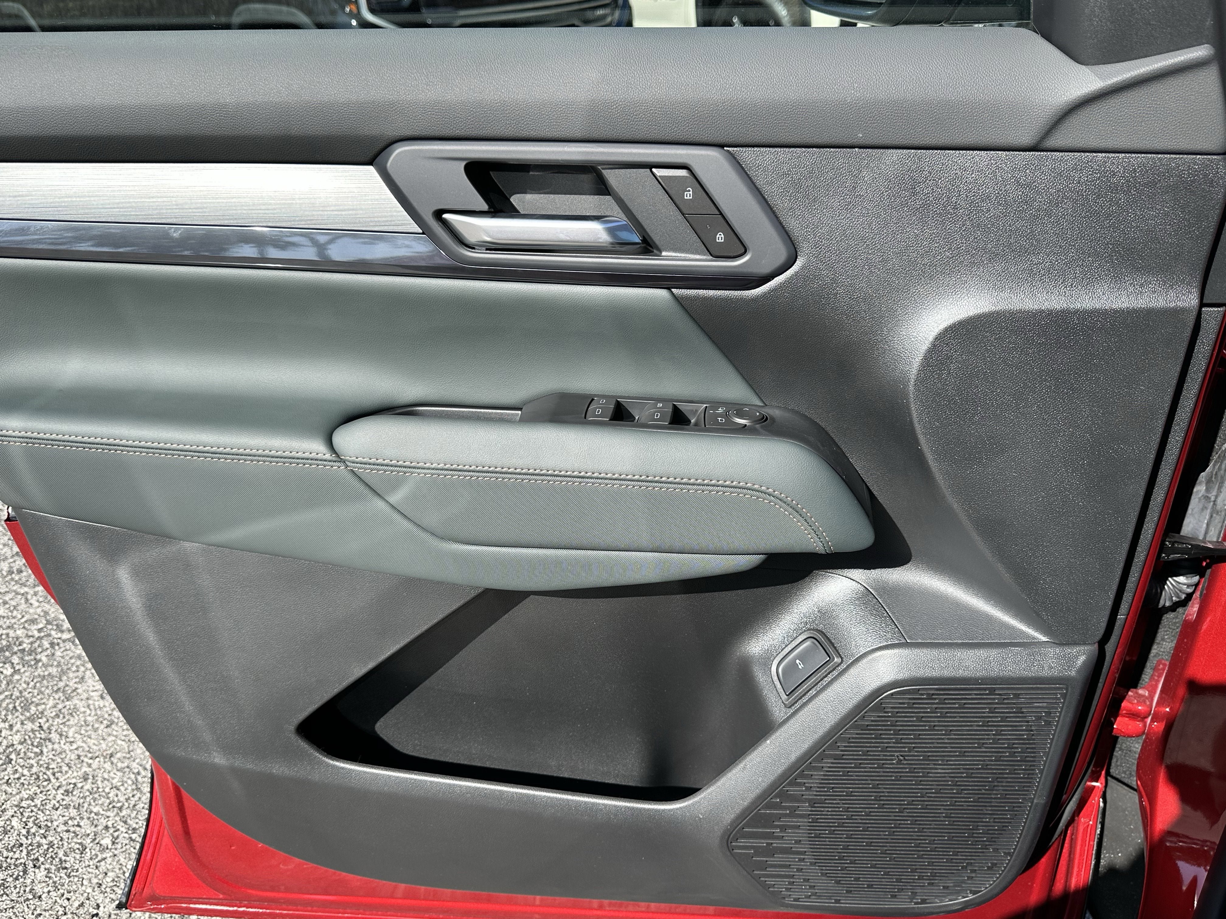 New 2026 GMC Terrain AT4 w/ Technology Package II AWD/4WD image 19