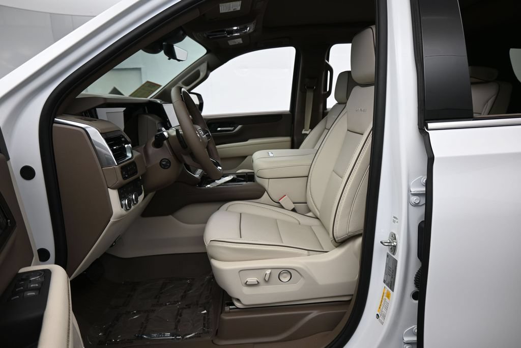 Used 2026 GMC Yukon XL Denali w/ Denali Reserve Package AWD/4WD image 11