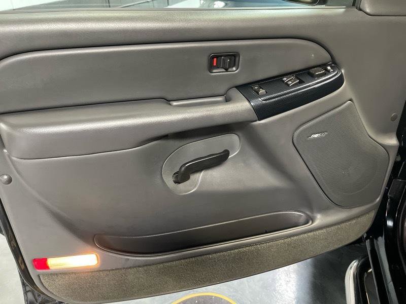 Used 2005 Chevrolet Silverado 1500 LS w/ Safe And Sound Package AWD/4WD image 32