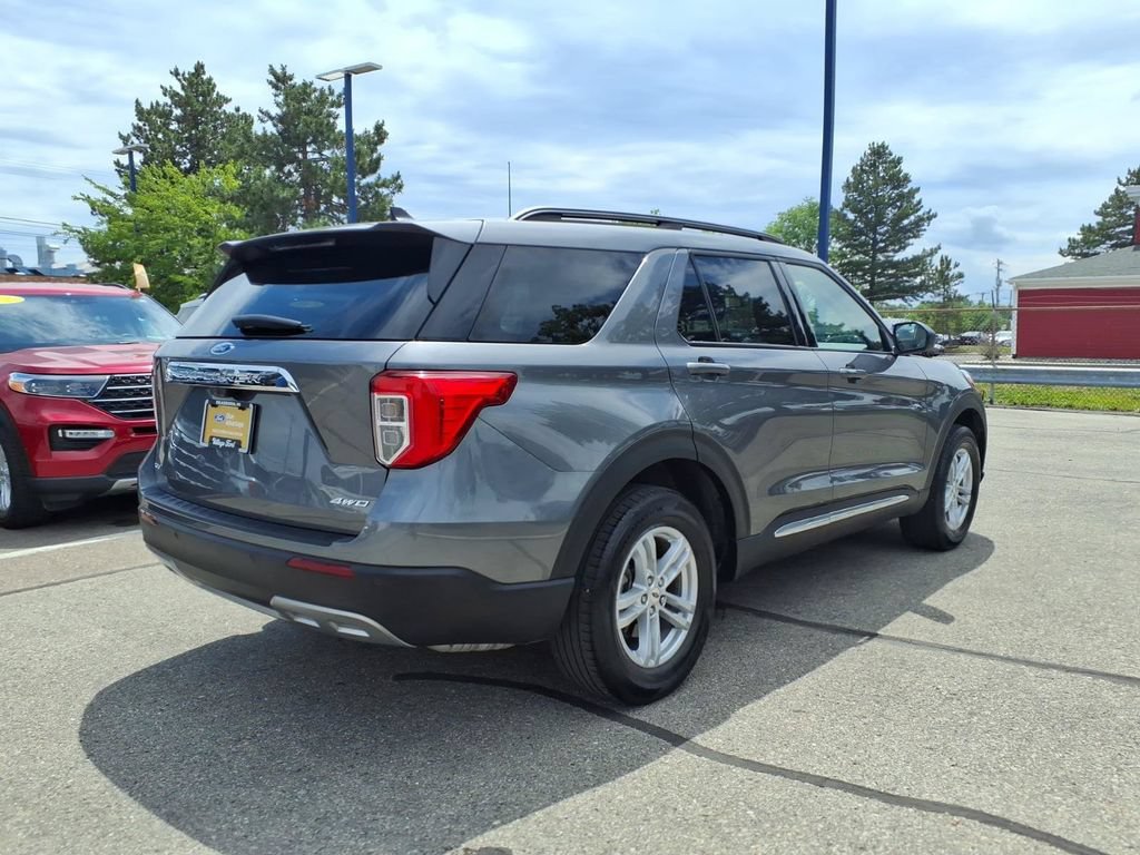 Used 2023 Ford Explorer XLT w/ Equipment Group 202A AWD/4WD image 6