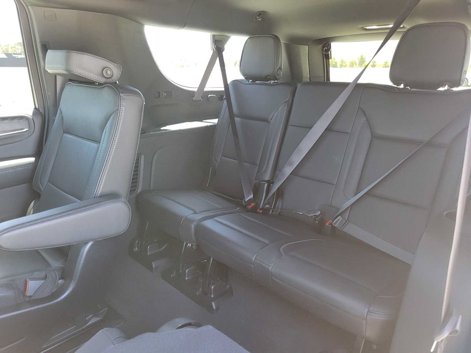 Used 2024 GMC Yukon XL Denali AWD/4WD image 19
