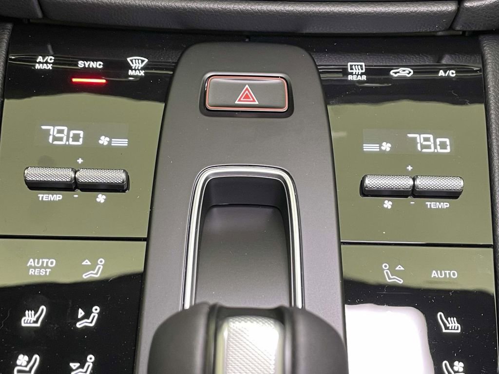 New 2026 Porsche Macan Turbo image 33