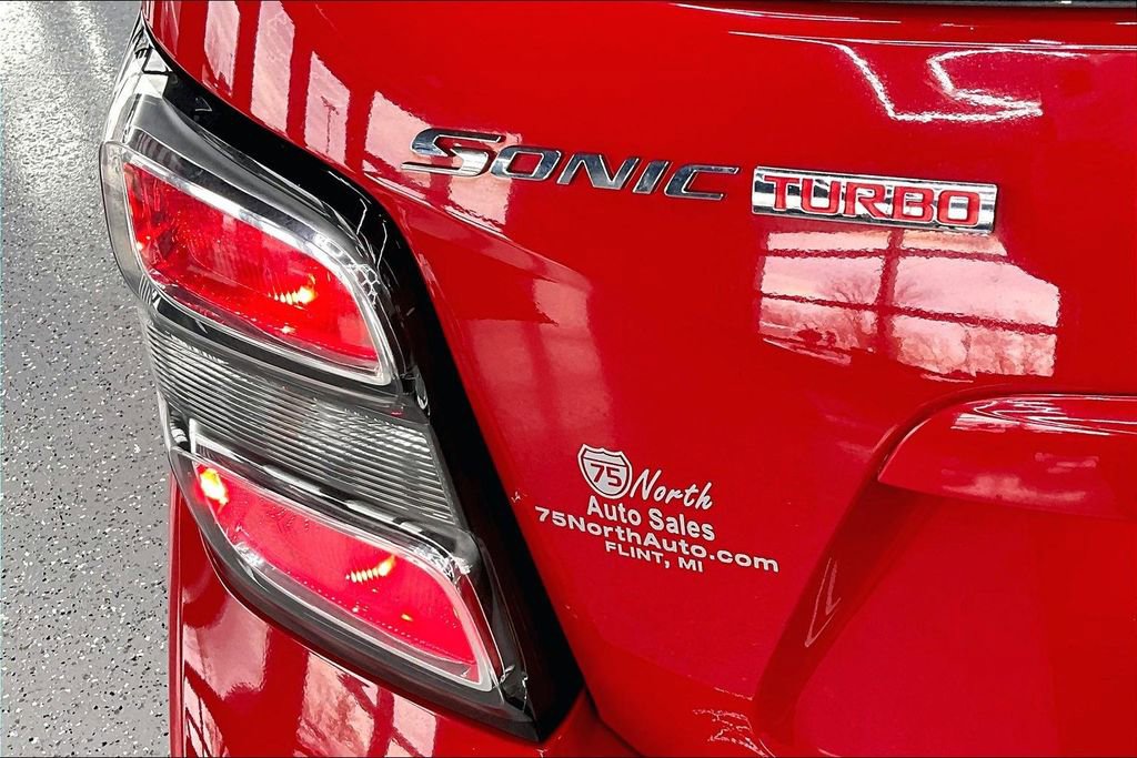 Used 2019 Chevrolet Sonic LT FWD image 23
