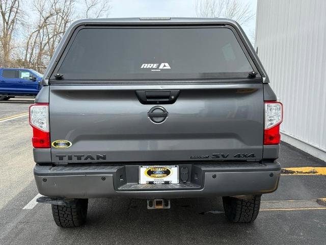 Used 2019 Nissan Titan SV w/ SV Convenience Package image 5