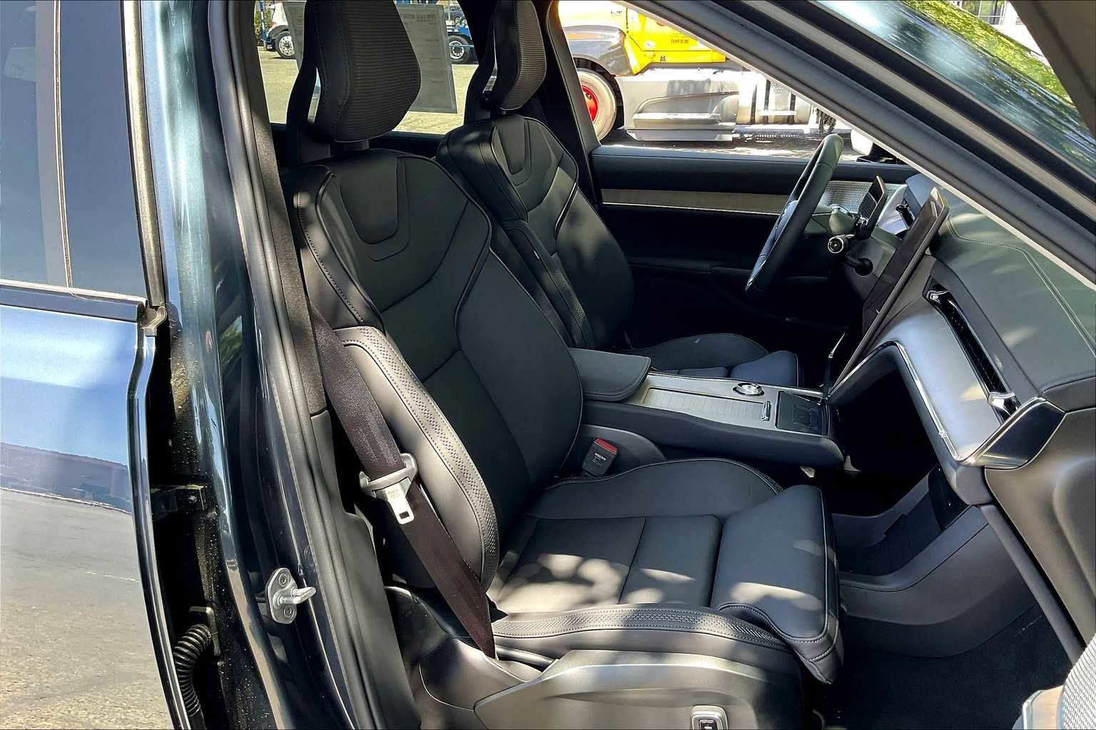 New 2025 Volvo EX90 Ultra image 32