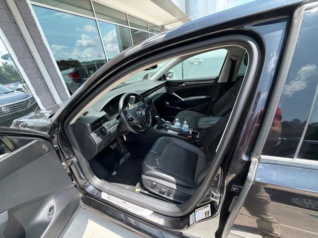 Used 2020 Volkswagen Passat 2.0T R-Line FWD image 21