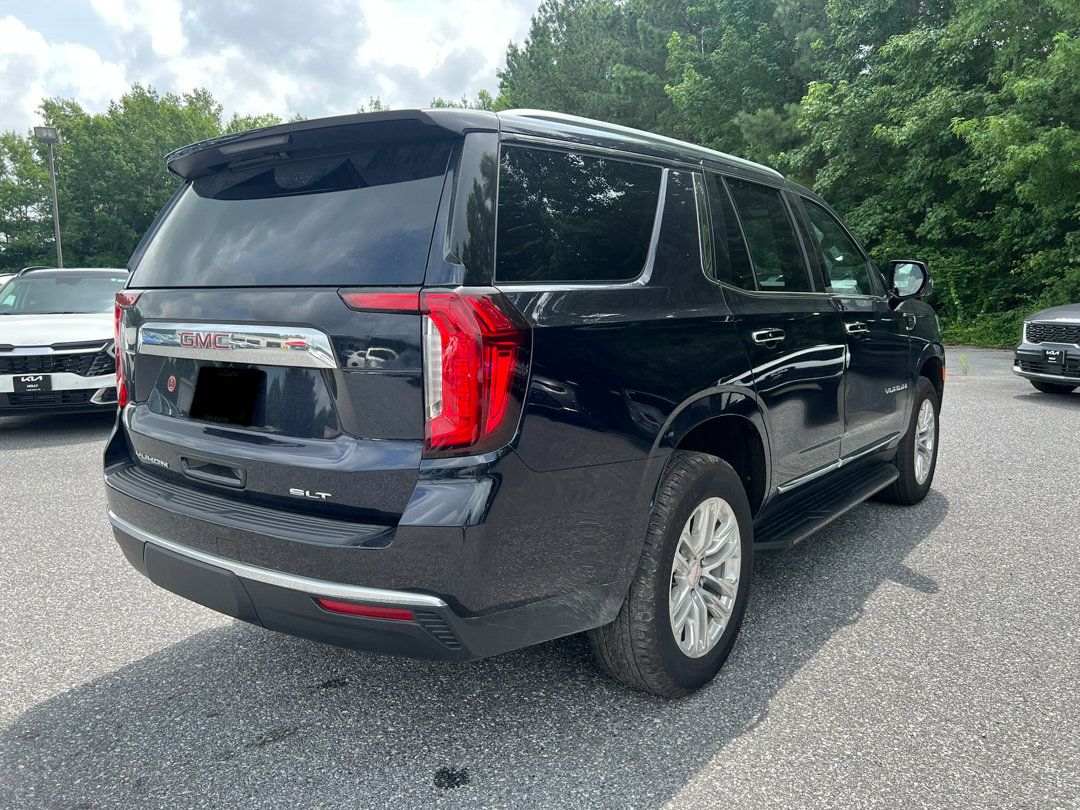 Used 2024 GMC Yukon SLT w/ SLT Luxury Package image 10