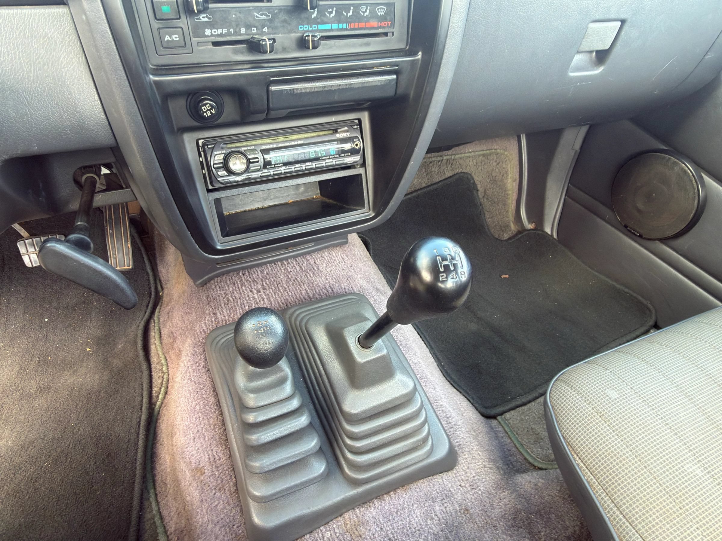 Used 1996 Nissan Pickup XE AWD/4WD image 2