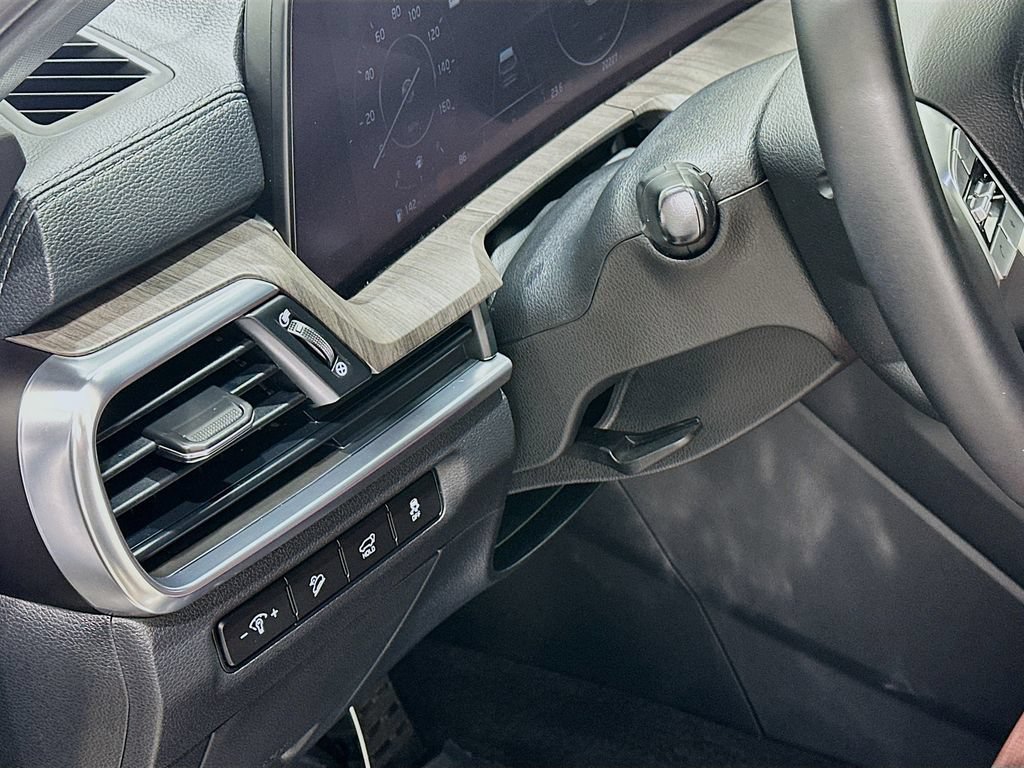 Used 2024 Kia Telluride SX w/ Towing Package FWD image 10