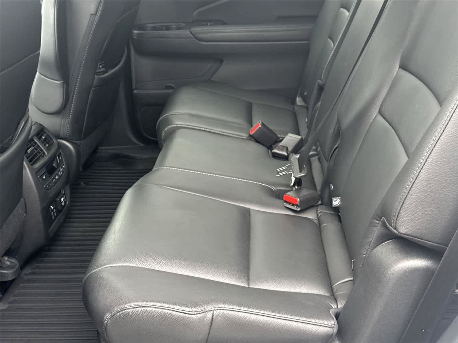 Used 2019 Honda Pilot Touring image 15