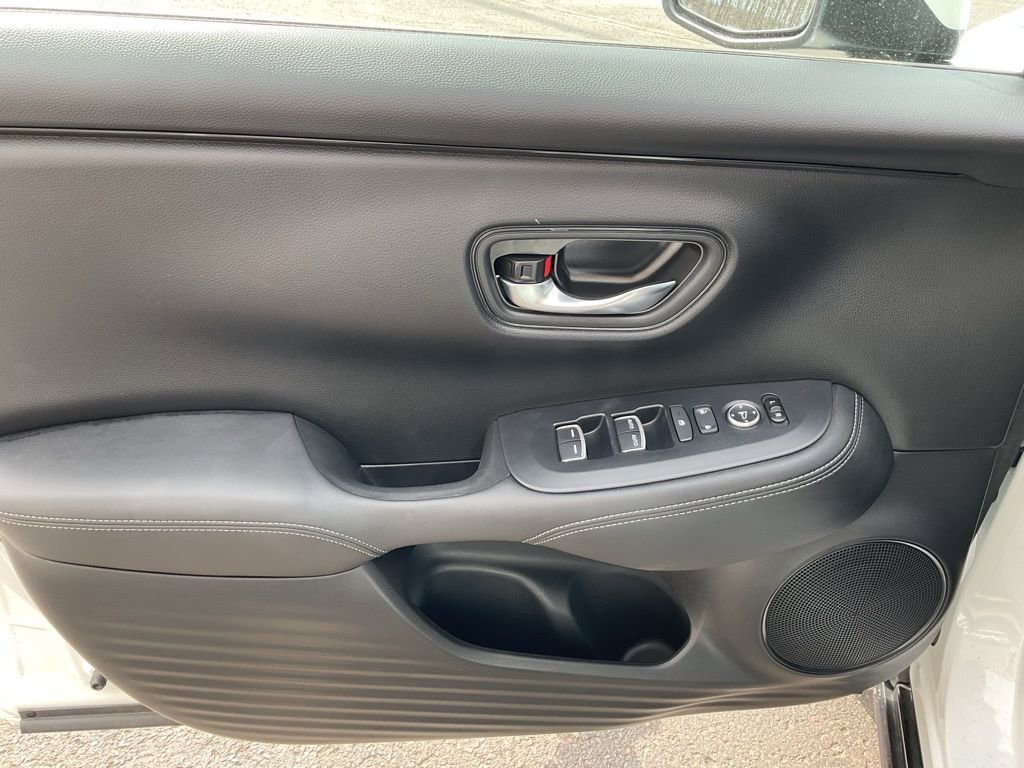 Used 2024 Honda HR-V EX-L image 11