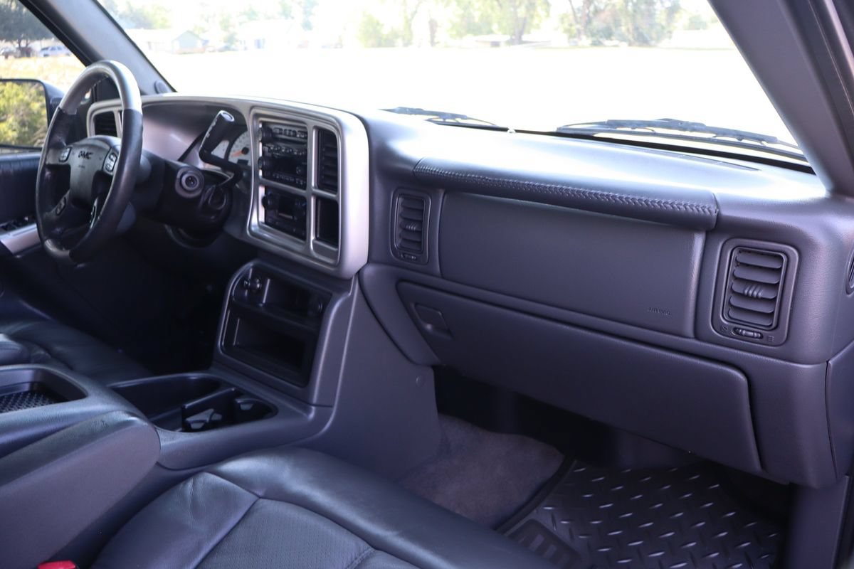 Used 2003 GMC Sierra 3500 SLE AWD/4WD image 16