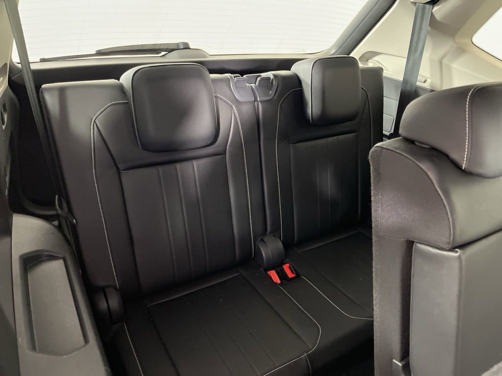 Used 2024 Volkswagen Tiguan SE image 9