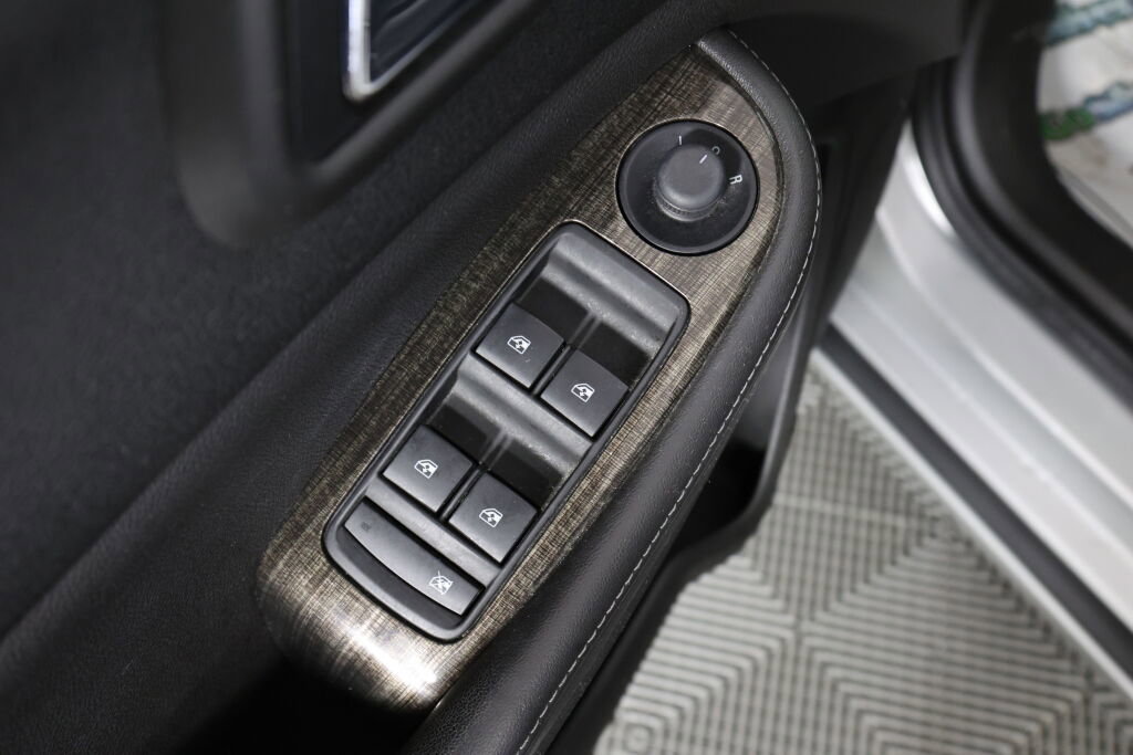 Used 2015 Chevrolet Malibu LT FWD image 30