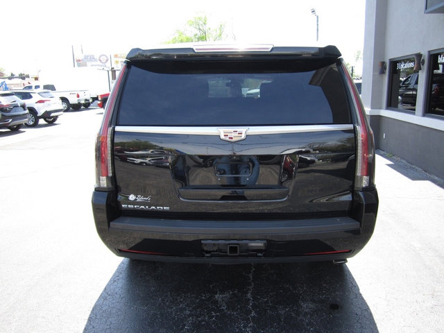 Used 2018 Cadillac Escalade Luxury w/ LPO, Radiant Package image 37
