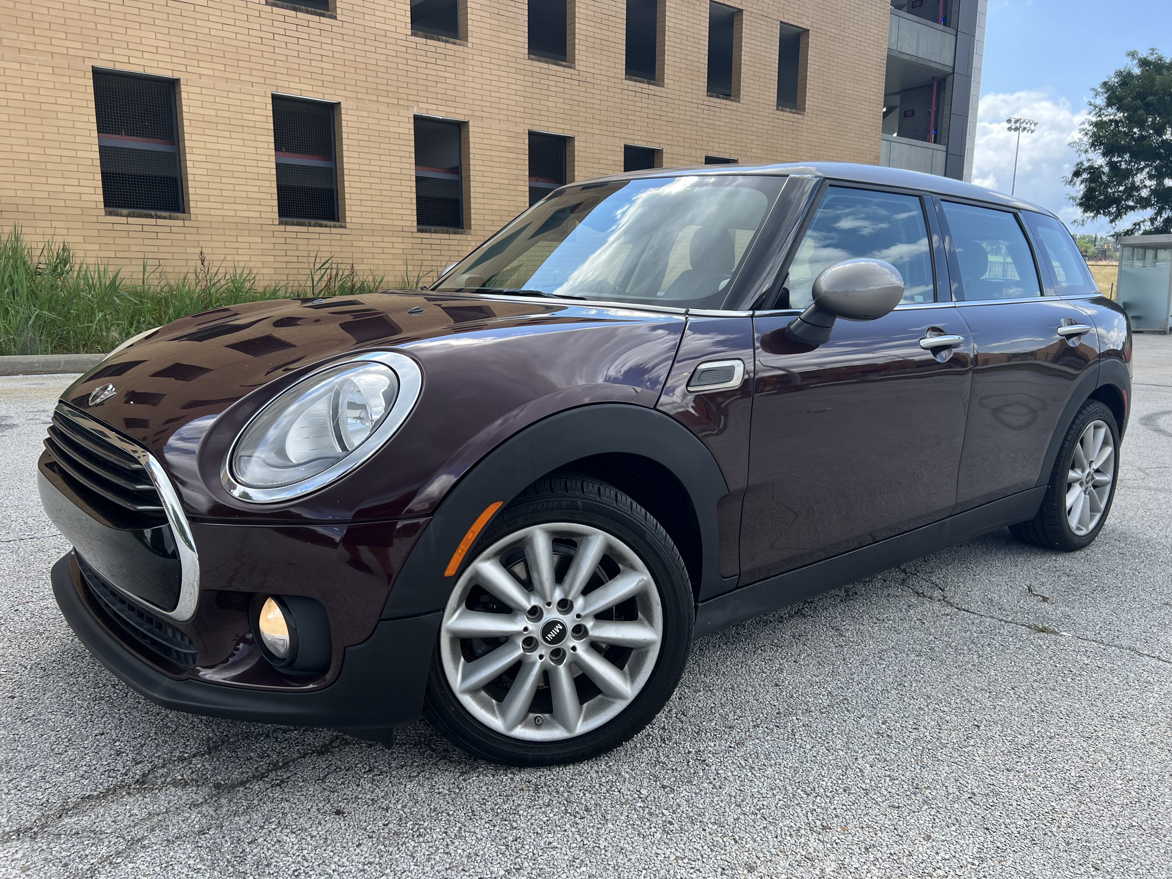 Used 2016 MINI Cooper Clubman FWD image 2