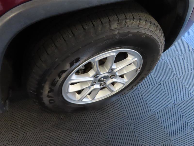 Used 2019 Jeep Grand Cherokee Laredo image 9