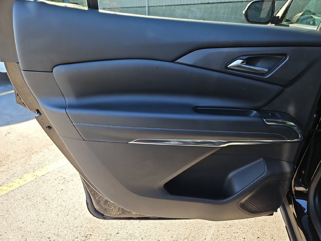 Used 2026 Chevrolet Traverse LT FWD image 18