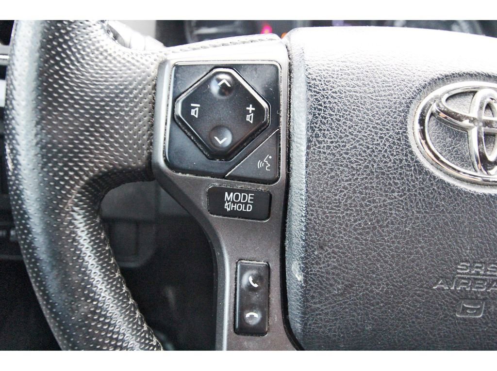 Used 2020 Toyota Tacoma TRD Off-Road w/ Technology Package AWD/4WD image 13