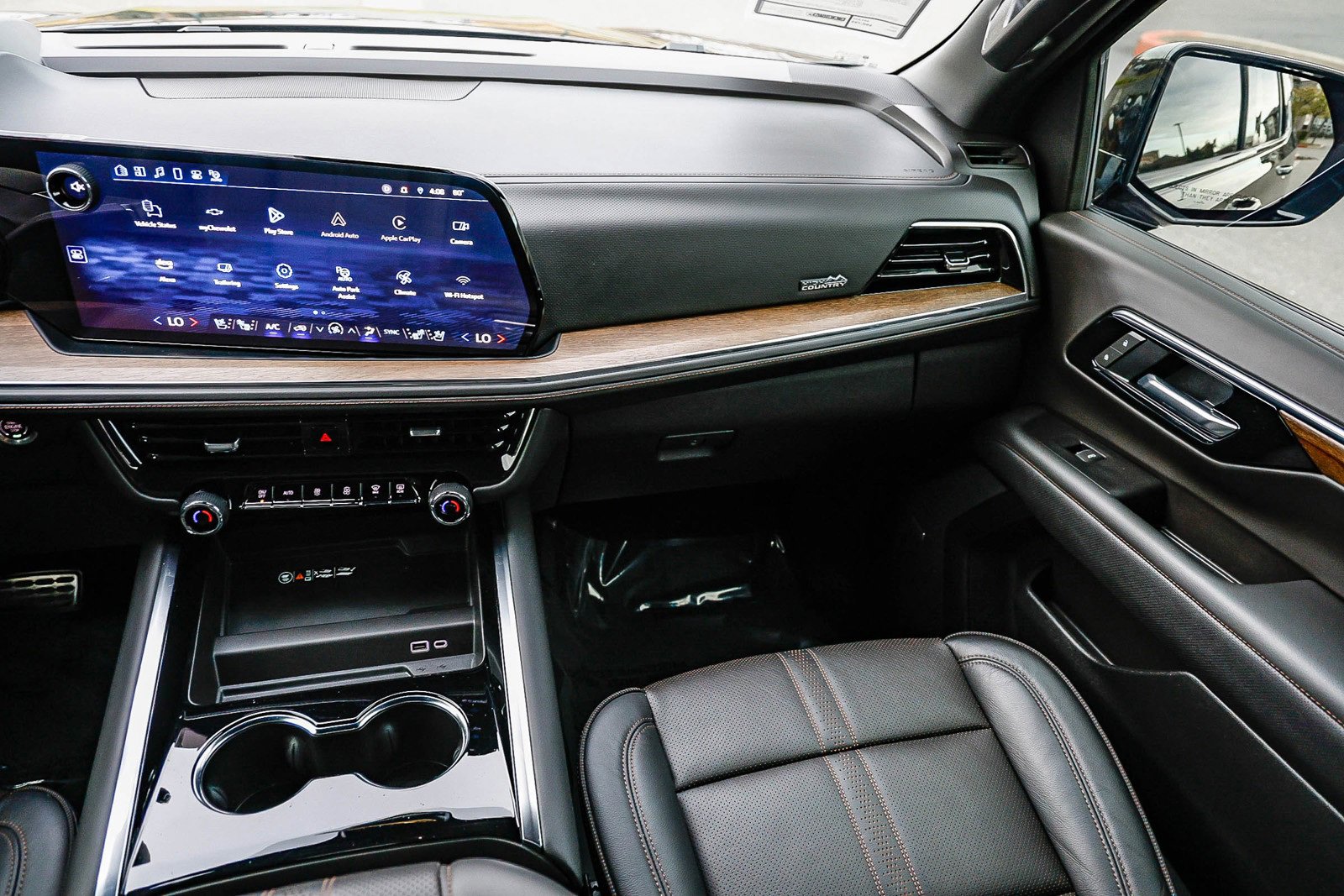 Used 2025 Chevrolet Tahoe High Country image 15